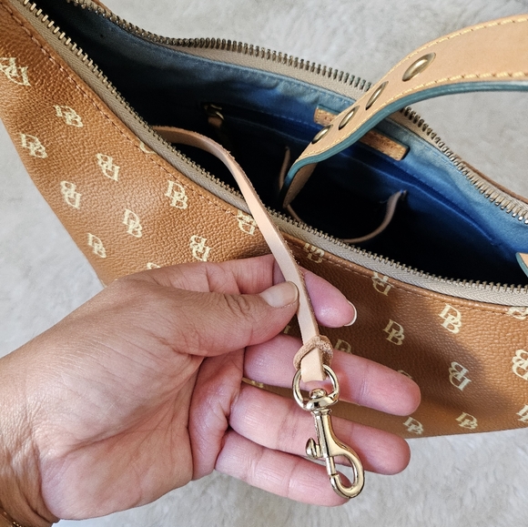 Dooney and Bourke Bucket Bag. IT39C Tan. - Picture 13 of 13
